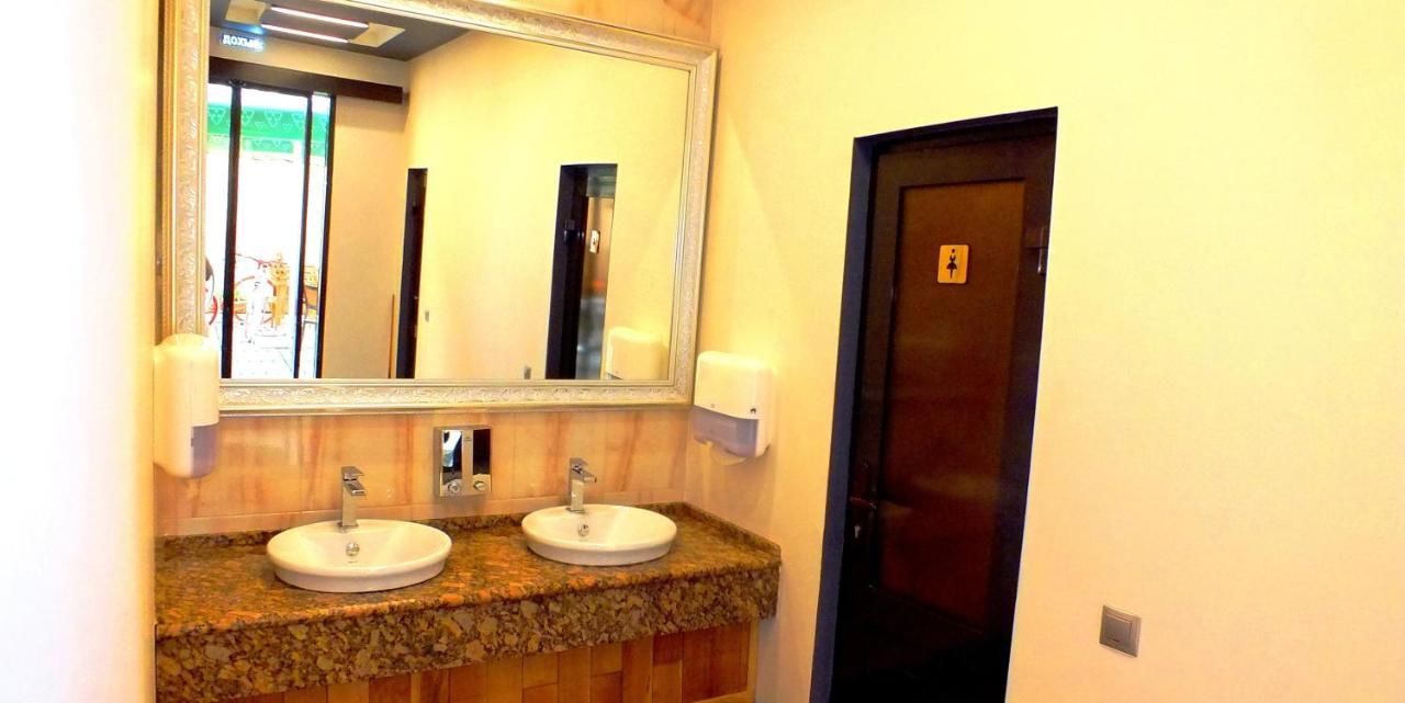 Отель Leon Boutique Hotel Сухум