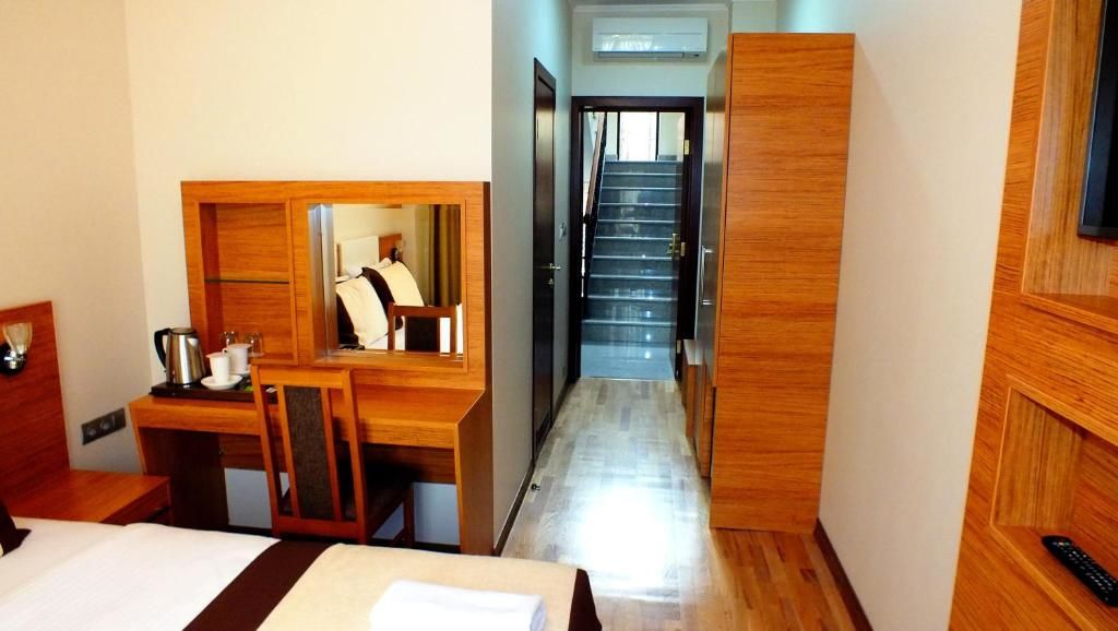 Отель Leon Boutique Hotel Сухум