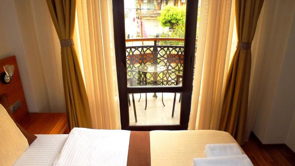 Отель Leon Boutique Hotel Сухум