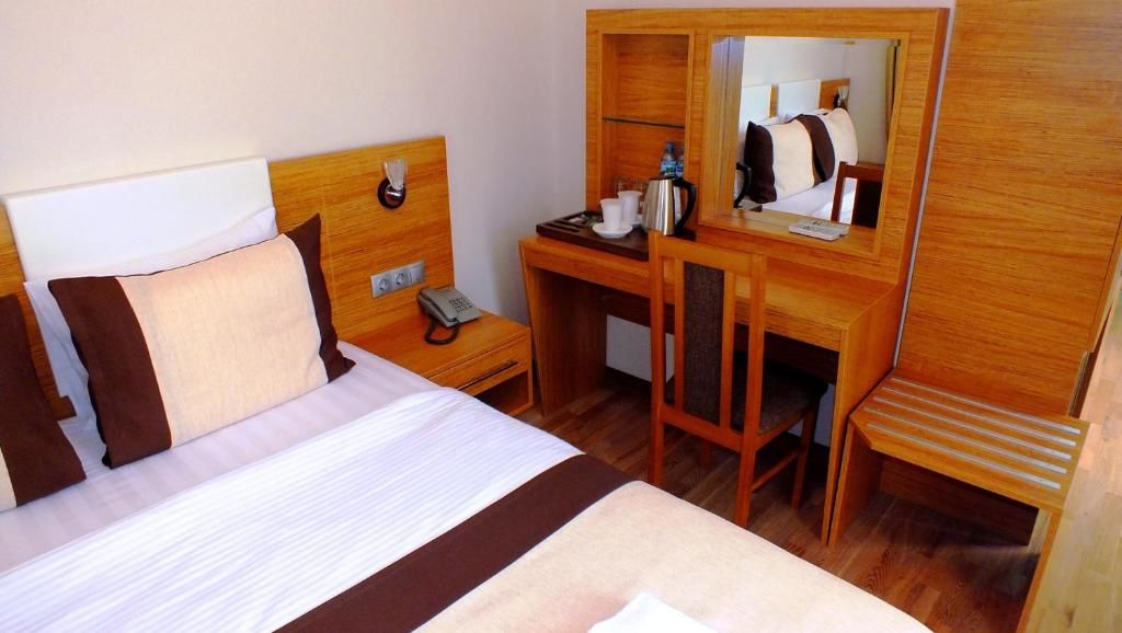 Отель Leon Boutique Hotel Сухум