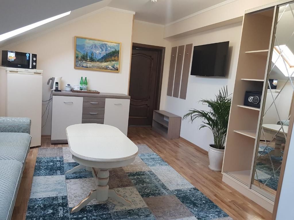 Отель Leon Boutique Hotel Сухум