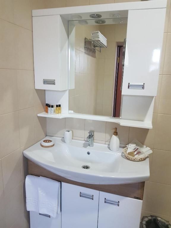 Отель Leon Boutique Hotel Сухум