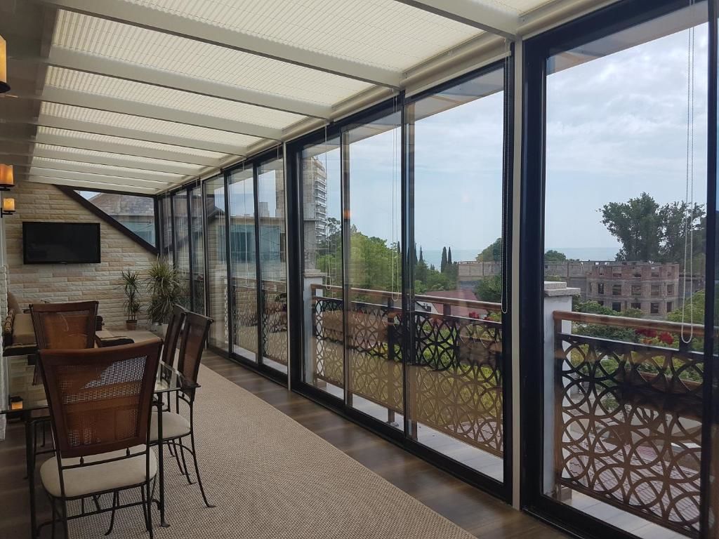 Отель Leon Boutique Hotel Сухум