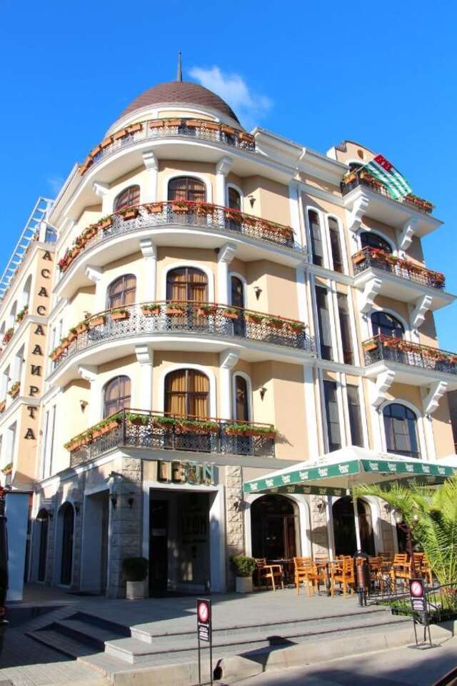 Отель Leon Boutique Hotel Сухум-9